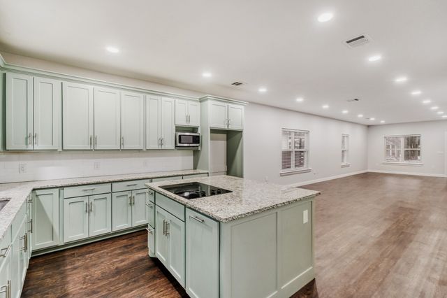 713 S Willomet Avenue, Dallas, TX 75208