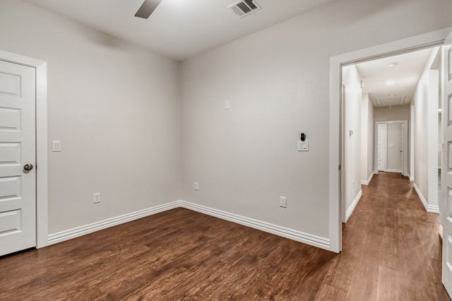 713 S Willomet Avenue, Dallas, TX 75208