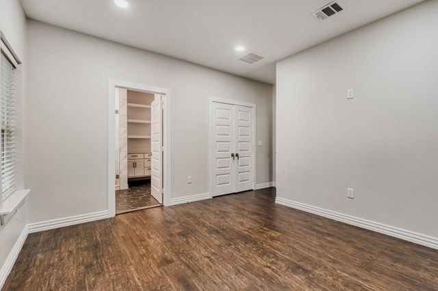 713 S Willomet Avenue, Dallas, TX 75208