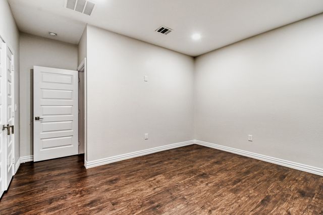 713 S Willomet Avenue, Dallas, TX 75208