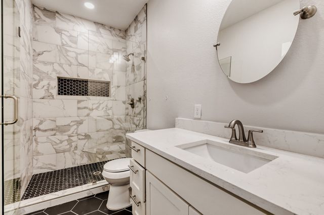 713 S Willomet Avenue, Dallas, TX 75208