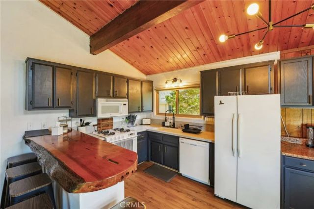 761 W Victoria Court, Lake Arrowhead, CA 92352