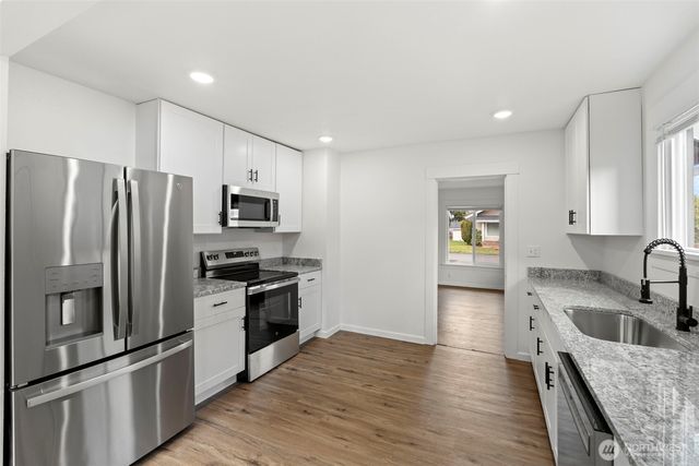 1110 W Walnut, Centralia, WA 98531