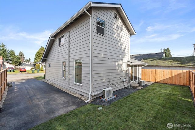 1110 W Walnut, Centralia, WA 98531