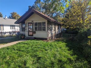 3301 Columbia Street, Des Moines, IA 50313