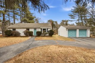 12 Carmel St, Middleboro, MA 02346