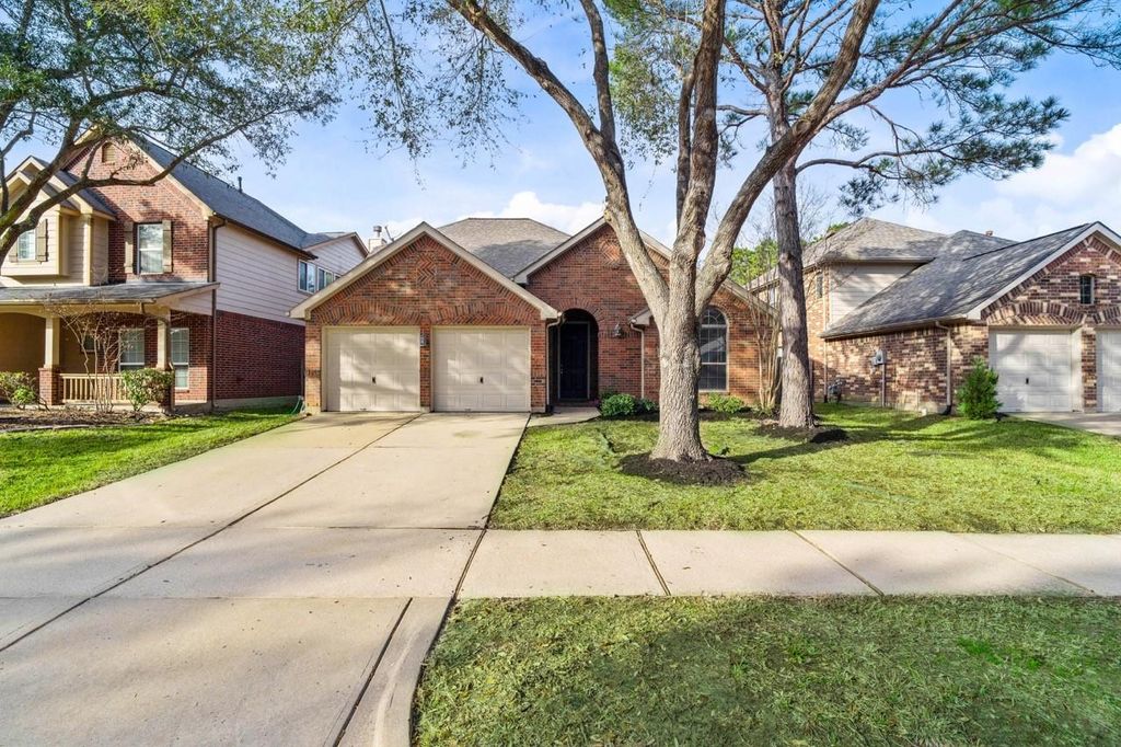 Image 1 of property listing at 4327 Wellington Grove Lane, Katy, TX 77494