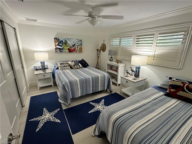 740 Willowhead DR, Naples, FL 34103