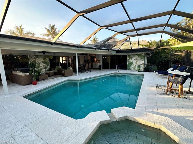 740 Willowhead DR, Naples, FL 34103