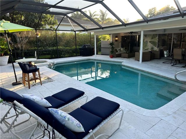 740 Willowhead DR, Naples, FL 34103