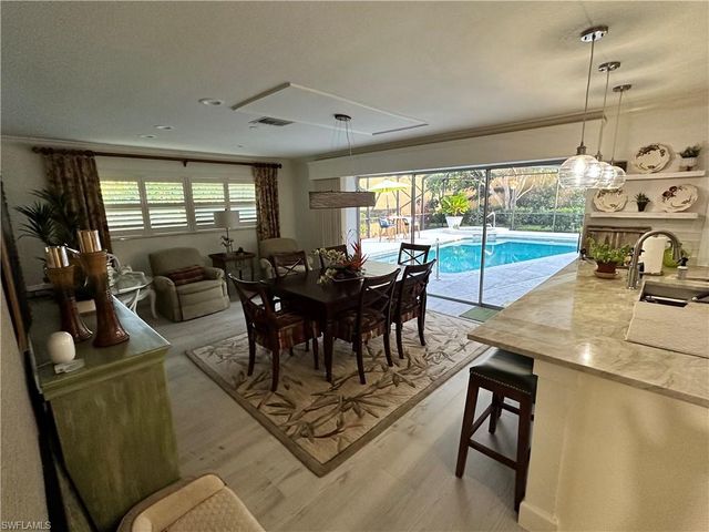 740 Willowhead DR, Naples, FL 34103