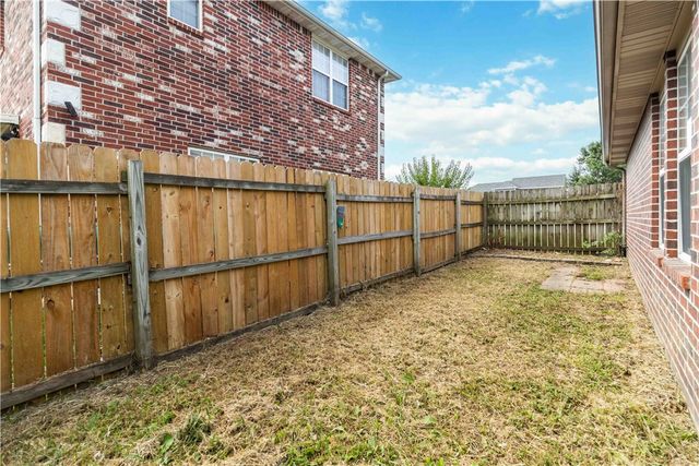 407 Corrie Court, Siloam Springs, AR 72761