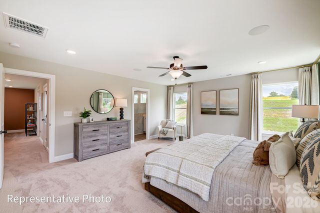 8422 Acadia Parkway, Sherrills Ford, NC 28673