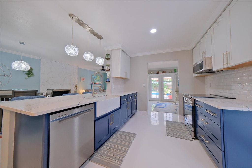 Image 11 of property listing at 1816 82ND STREET NW, Bradenton, FL 34209