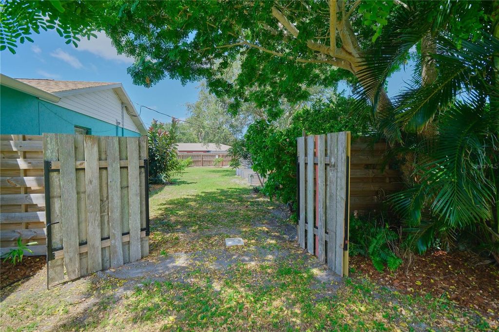 Image 81 of property listing at 1816 82ND STREET NW, Bradenton, FL 34209