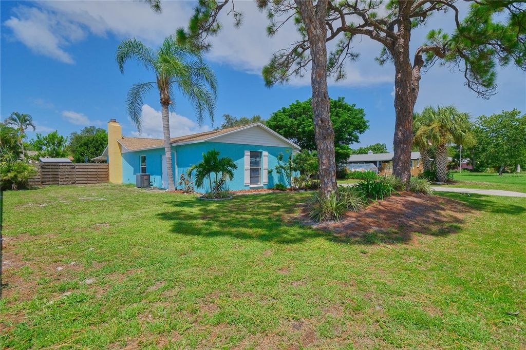 Image 90 of property listing at 1816 82ND STREET NW, Bradenton, FL 34209