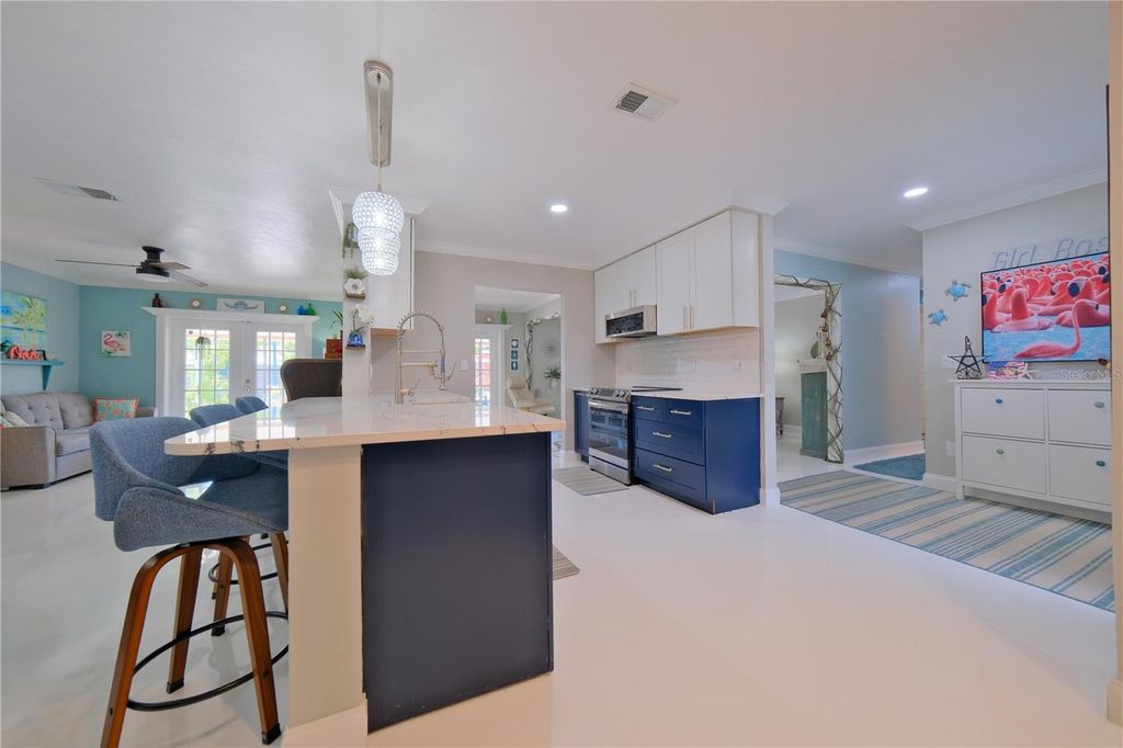 Image 10 of property listing at 1816 82ND STREET NW, Bradenton, FL 34209