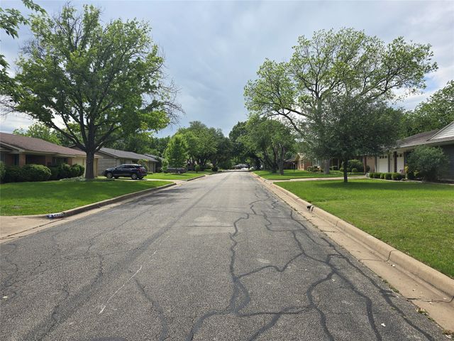 7016 Valhalla Road, Fort Worth, TX 76116