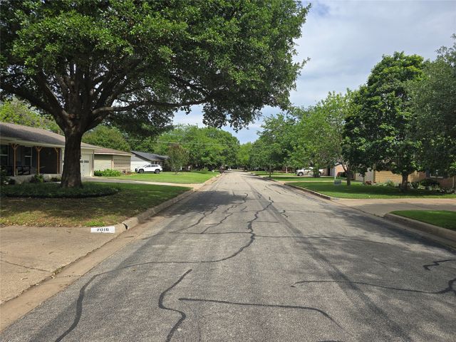 7016 Valhalla Road, Fort Worth, TX 76116