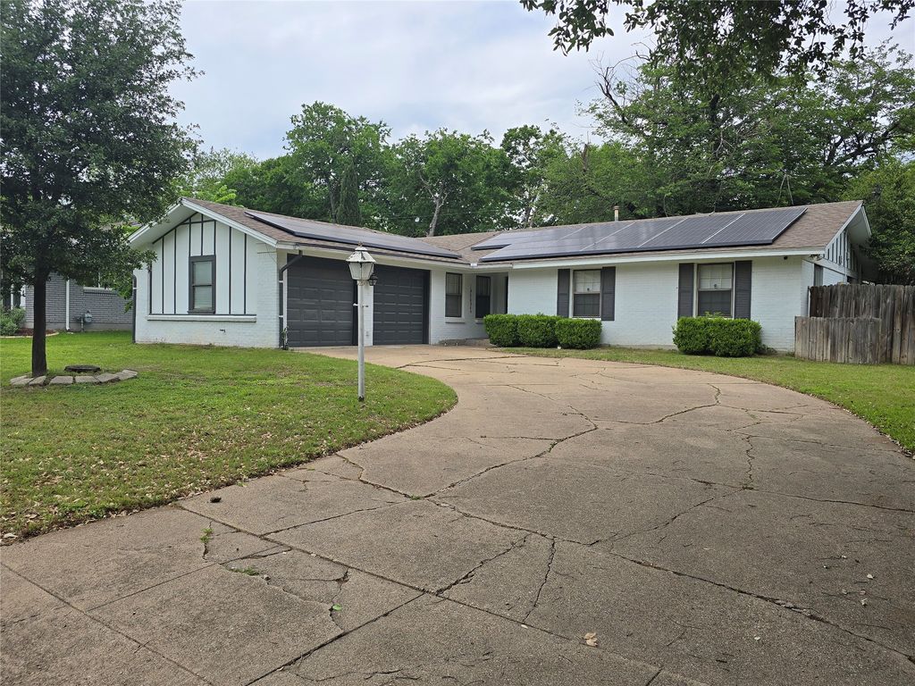 7016 Valhalla Road, Fort Worth, TX 76116