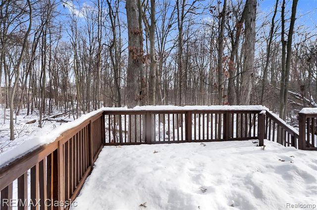 41498 Cornell Drive, Novi, MI 48377