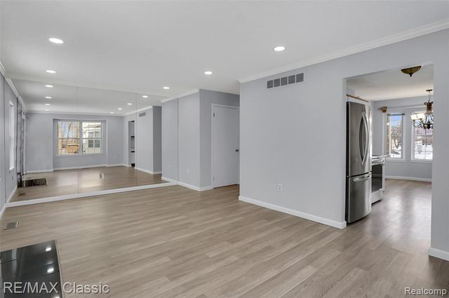 41498 Cornell Drive, Novi, MI 48377