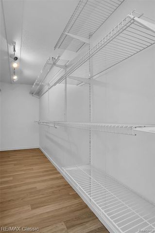 41498 Cornell Drive, Novi, MI 48377