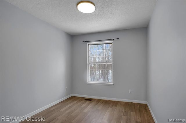 41498 Cornell Drive, Novi, MI 48377