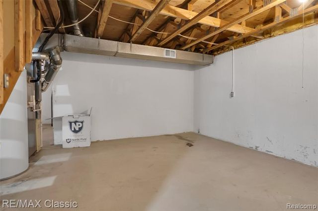 41498 Cornell Drive, Novi, MI 48377