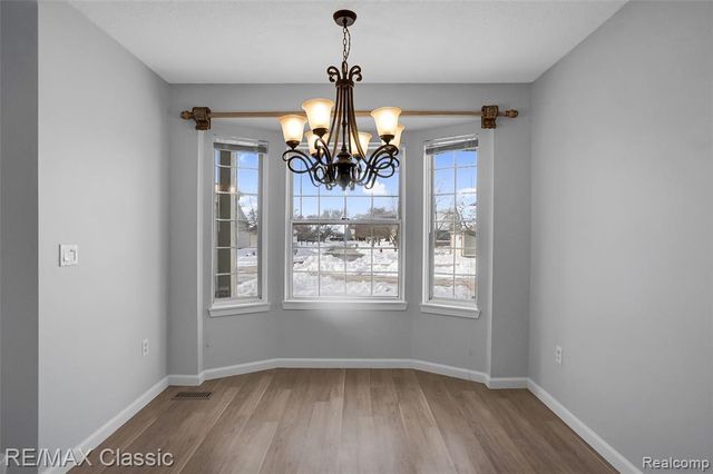 41498 Cornell Drive, Novi, MI 48377