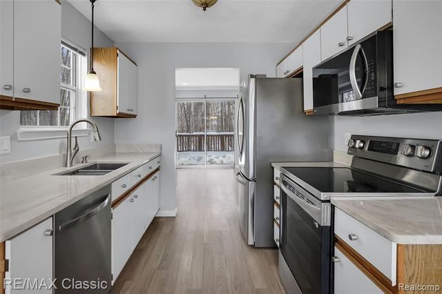 41498 Cornell Drive, Novi, MI 48377