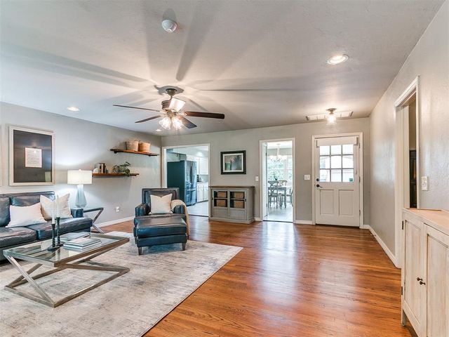 9805 Chesterton Place, The Village, OK 73120