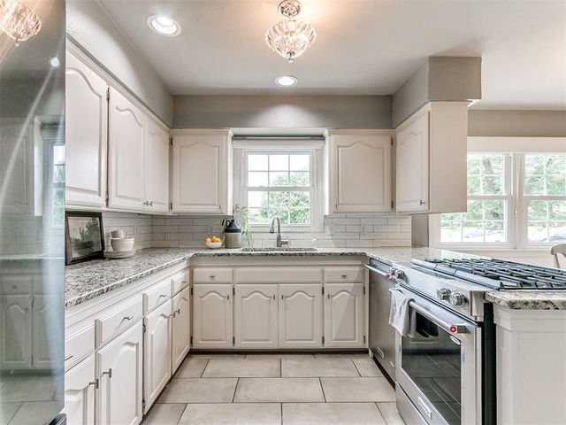 9805 Chesterton Place, The Village, OK 73120