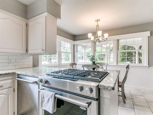 9805 Chesterton Place, The Village, OK 73120