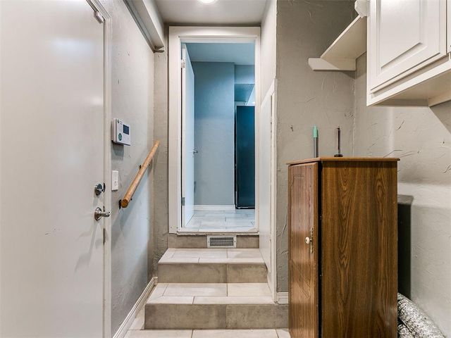 9805 Chesterton Place, The Village, OK 73120