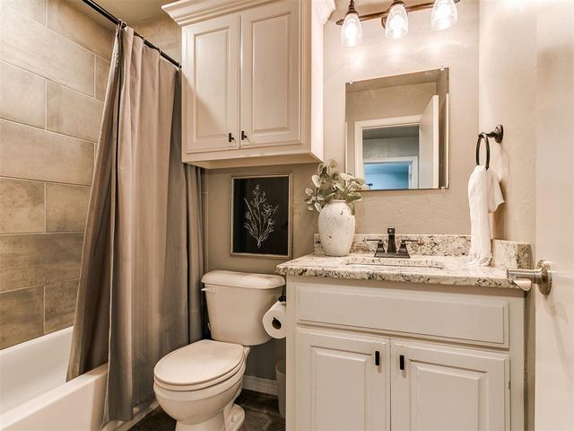 9805 Chesterton Place, The Village, OK 73120