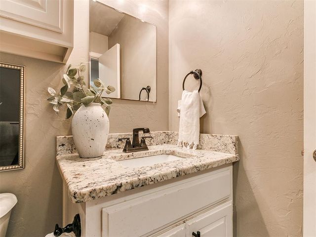 9805 Chesterton Place, The Village, OK 73120