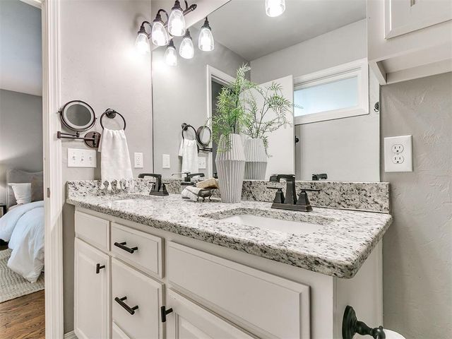 9805 Chesterton Place, The Village, OK 73120