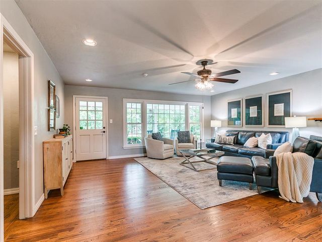 9805 Chesterton Place, The Village, OK 73120