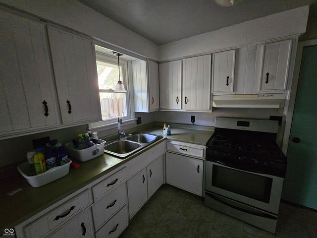 5700 S 100 W, Pendleton, IN 46064