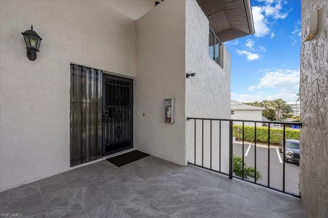 1400 Blue Point AVE # 208, Naples, FL 34102