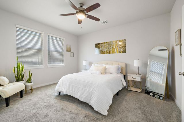 105 Hackberry Branch DR, Hutto, TX 78634