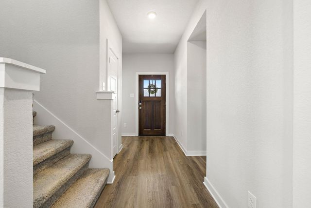 105 Hackberry Branch DR, Hutto, TX 78634