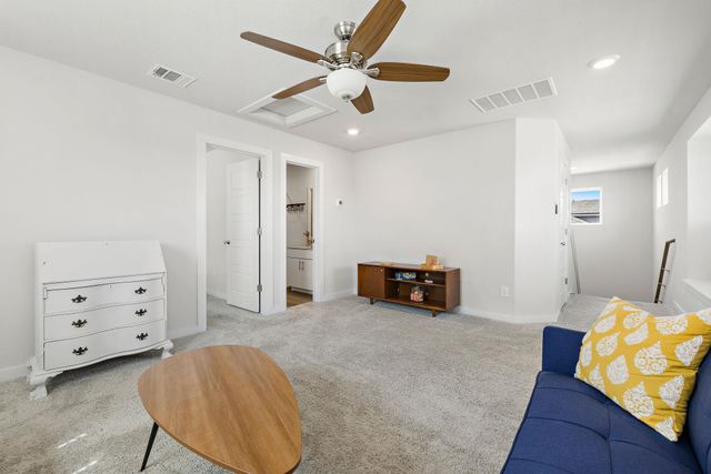 105 Hackberry Branch DR, Hutto, TX 78634