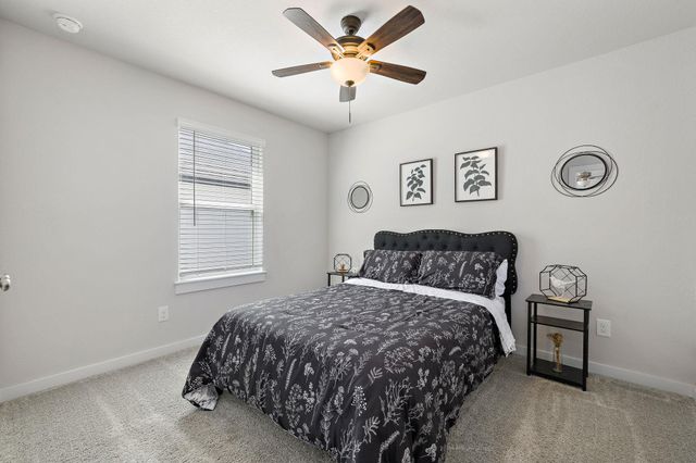 105 Hackberry Branch DR, Hutto, TX 78634