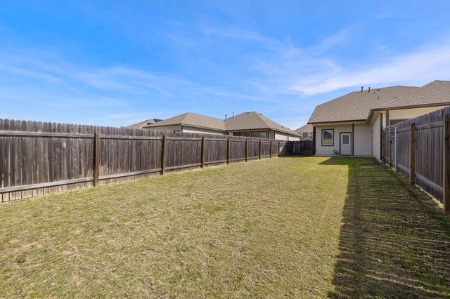 105 Hackberry Branch DR, Hutto, TX 78634