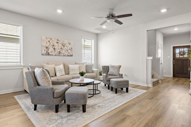 105 Hackberry Branch DR, Hutto, TX 78634