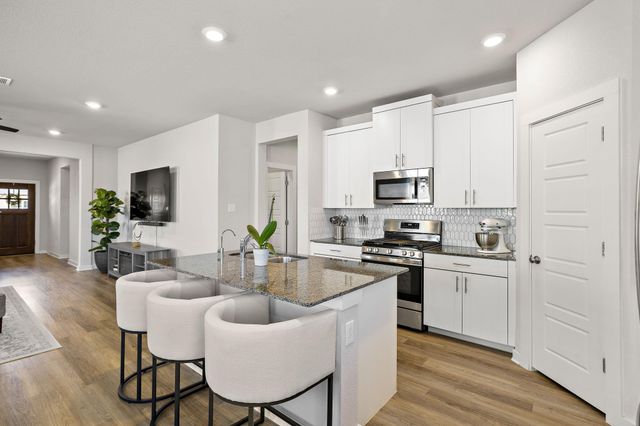 105 Hackberry Branch DR, Hutto, TX 78634