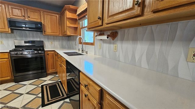 7392 Churchill Square, Mentor, OH 44060