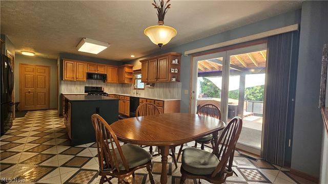 7392 Churchill Square, Mentor, OH 44060